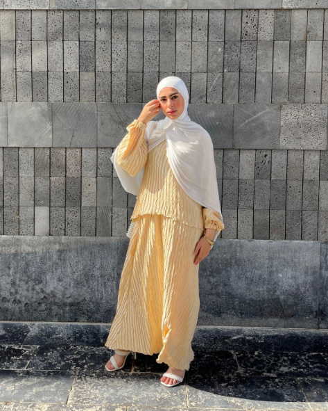 Butter yellow set