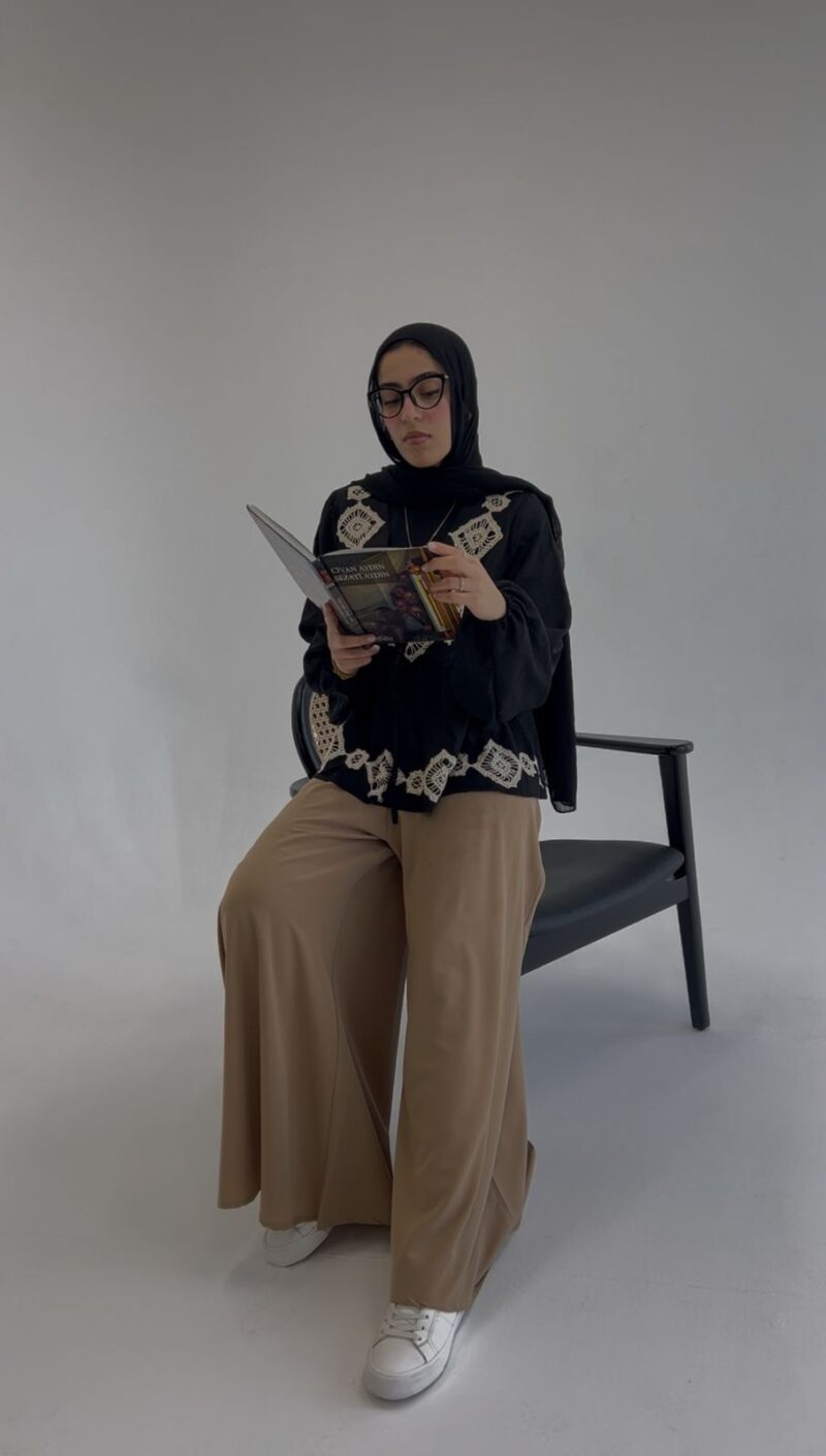 Wide-leg pants (Beige)